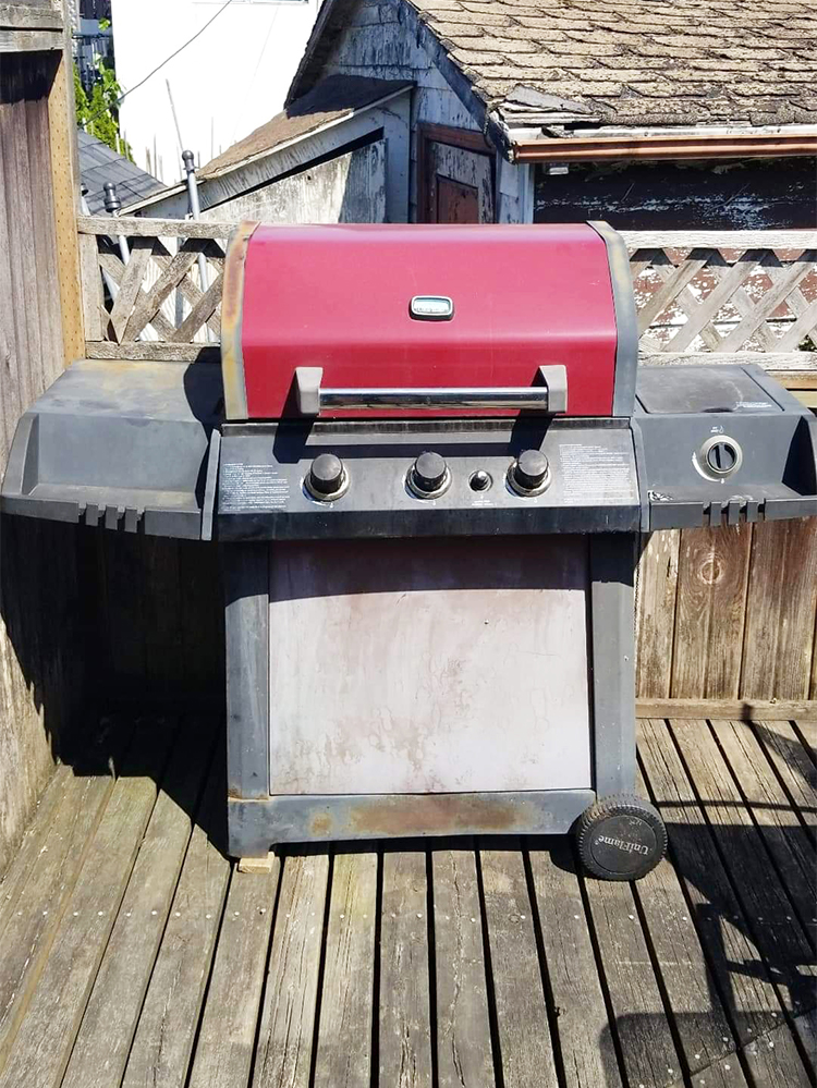 rust-oleum-spray-paint-bbq-makeover-before