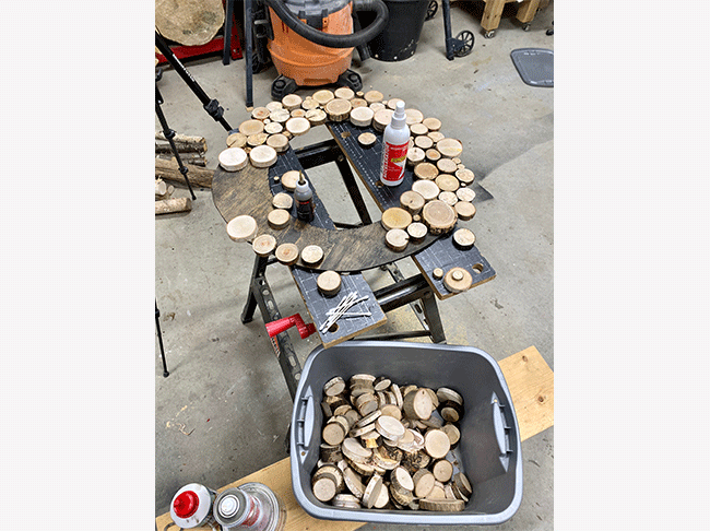 Rustic-Seasonal-Wreath-DIY-Project-by-Rust-Oleum-Canada