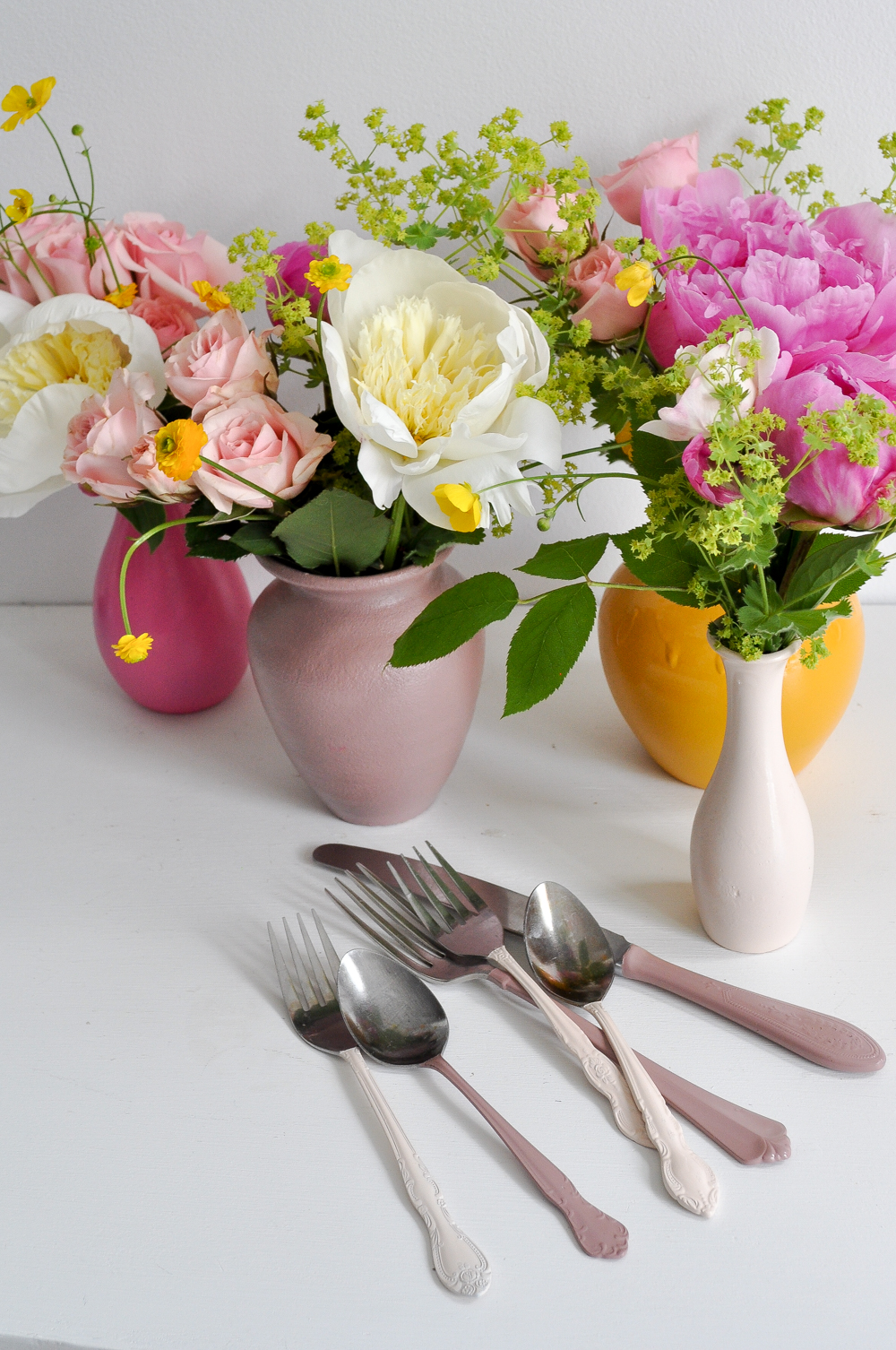 diy-vase-makeover-rust-oleum-painters-touch-spray-paint-after