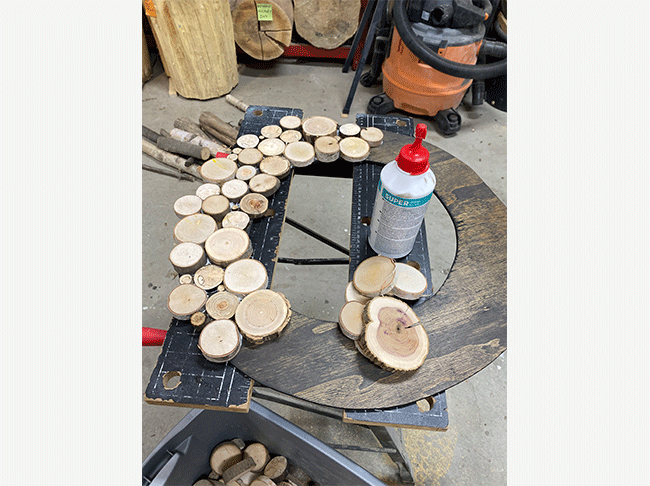 Rustic-Seasonal-Wreath-DIY-Project-by-Rust-Oleum-Canada