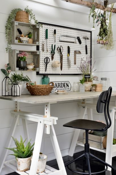 Table-and-shelves-after