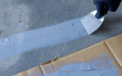 A metal applicator